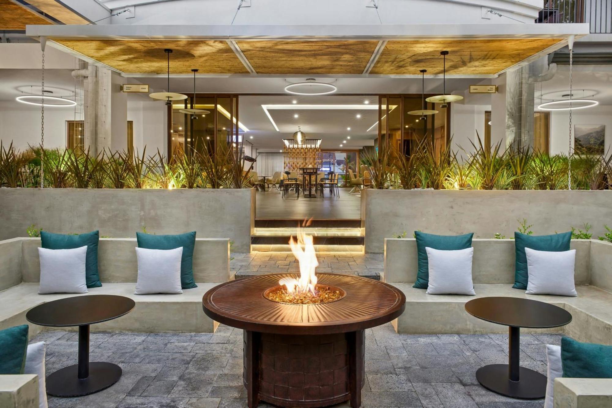 Courtyard By Marriott San Jose Escazu Hotel Exterior photo